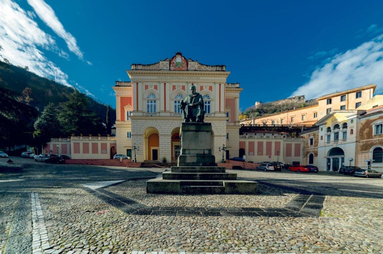 Cosenza Luxury Apartment Eksteriør bilde