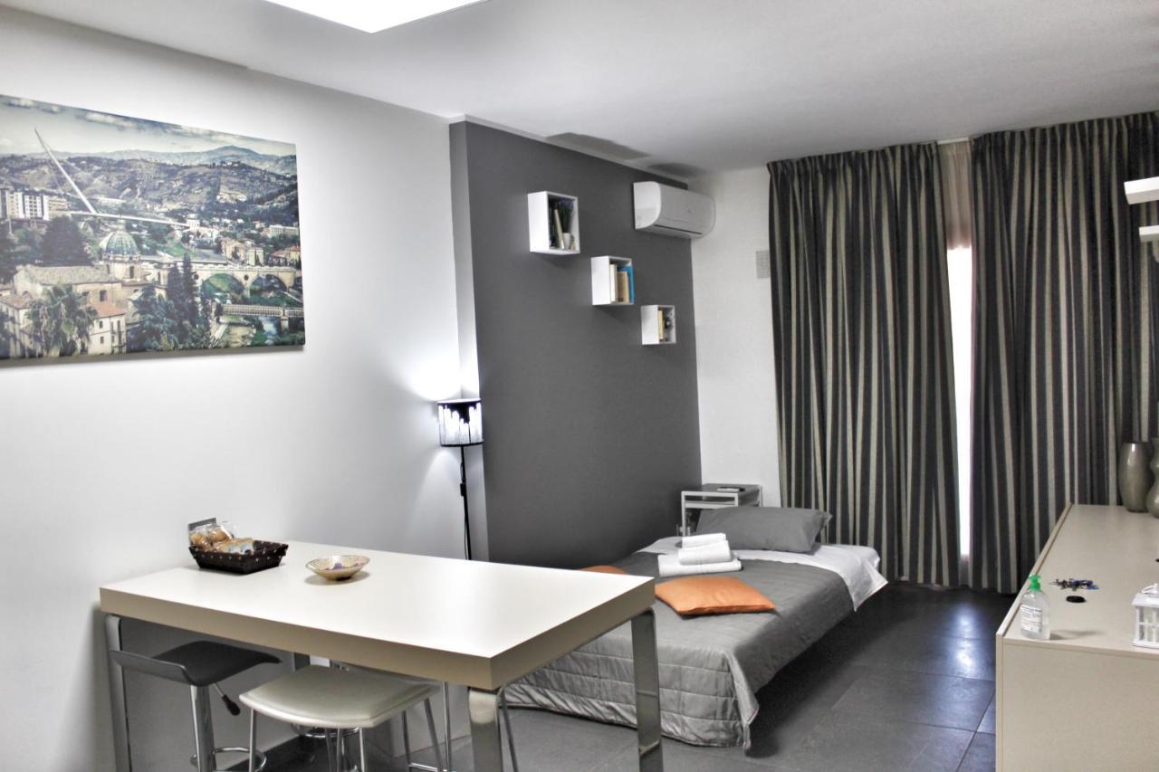 Cosenza Luxury Apartment Eksteriør bilde